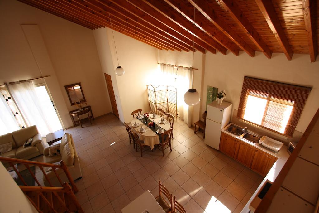 Hilltop Chalet Pissouri Bagian luar foto