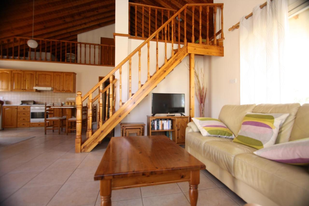 Hilltop Chalet Pissouri Bagian luar foto